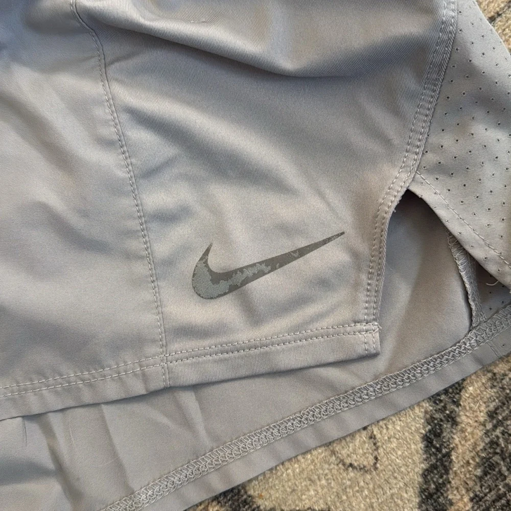 Nike Running Shorts - Picture 4 of 4